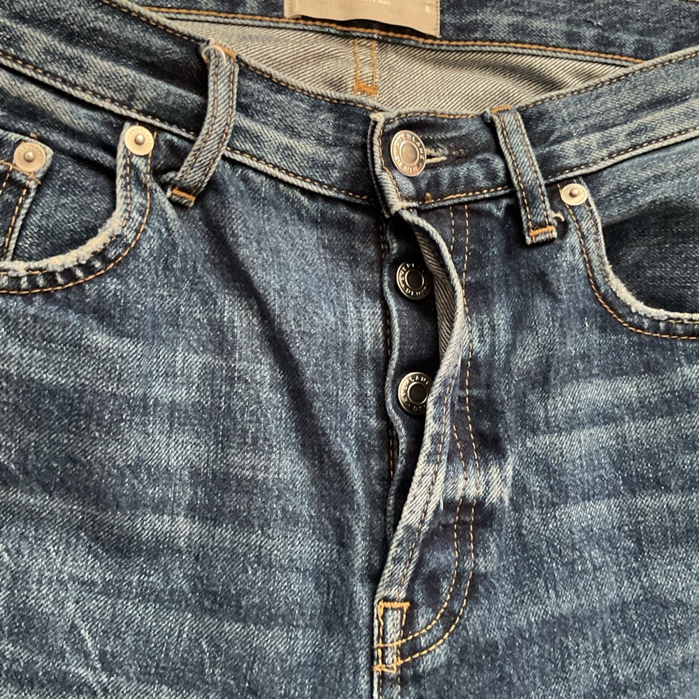 Everlane Destructed The ’90s Cheeky® Jean Dark Wash Size 28 Cropped, Distressed - Picture 4 of 13